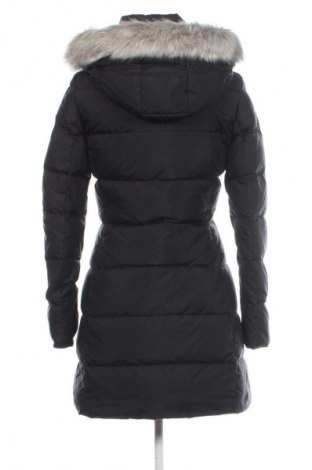 Dámská bunda  Tommy Hilfiger, Velikost XS, Barva Černá, Cena  5 949,00 Kč