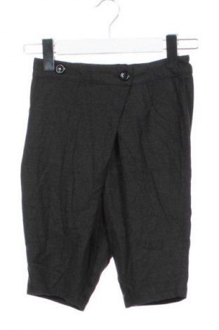 Dětské krátké kalhoty  United Colors Of Benetton, Velikost 6-7y/ 122-128 cm, Barva Černá, Cena  159,00 Kč