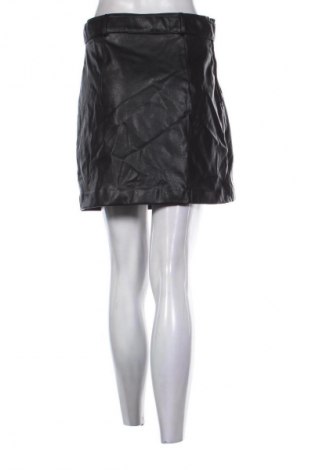 Кожена пола H&M Divided, Размер M, Цвят Черен, Цена 4,60 €