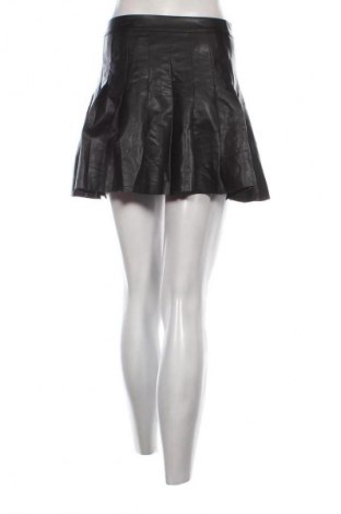 Bőrszoknya Stradivarius, Méret S, Szín Fekete, Ár 4 042 Ft