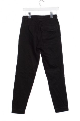 Férfi nadrág Pull&Bear, Méret XS, Szín Fekete, Ár 8 264 Ft