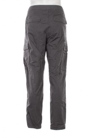 Męskie spodnie sportowe Pull&Bear, Rozmiar XL, Kolor Szary, Cena 148,32 zł