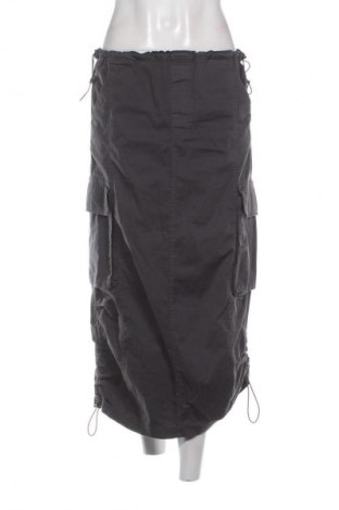 Пола Bershka, Размер S, Цвят Сив, Цена 11,70 €