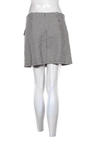 Пола Bershka, Размер L, Цвят Многоцветен, Цена 4,09 €