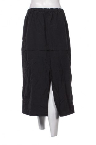 Пола H&M Divided, Размер S, Цвят Черен, Цена 18,42 €