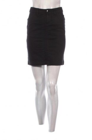 Пола H&M Divided, Размер S, Цвят Черен, Цена 15,00 €