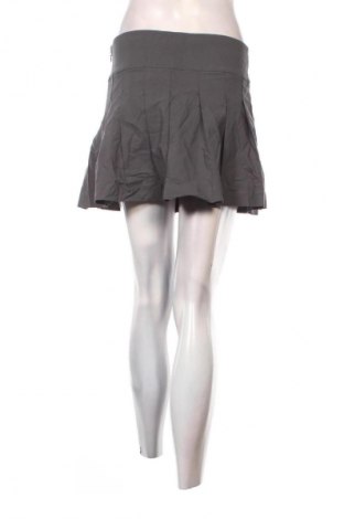 Пола Mango, Размер M, Цвят Сив, Цена 11,75 €