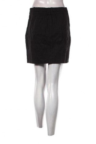 Пола ONLY, Размер M, Цвят Черен, Цена 5,11 €