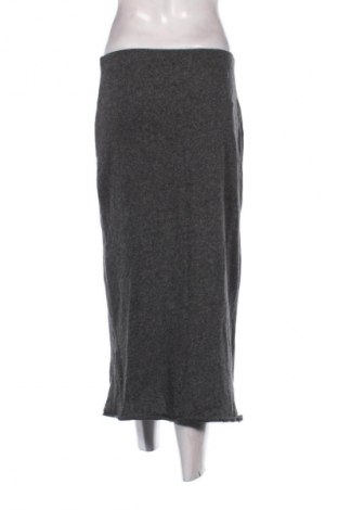 Sukně Pull&Bear, Velikost M, Barva Šedá, Cena  340,00 Kč