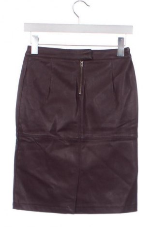 Rock VILA, Größe XS, Farbe Rot, Preis € 24,00