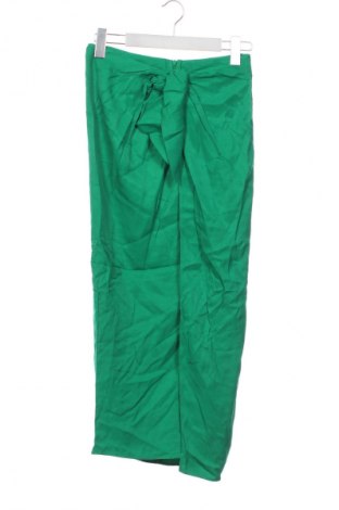 Пола Zara, Размер XS, Цвят Зелен, Цена 13,80 €