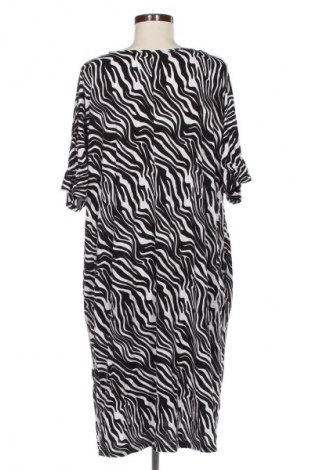 Рокля C&A, Размер XXL, Цвят Многоцветен, Цена 6,00 €