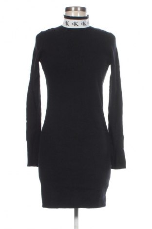 Рокля Calvin Klein Jeans, Размер M, Цвят Черен, Цена 33,74 €