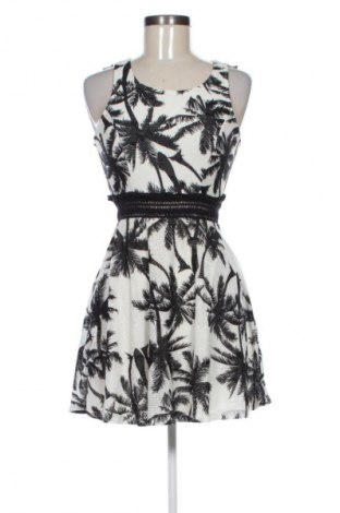 Рокля Charlotte Russe, Размер S, Цвят Многоцветен, Цена 20,00 €