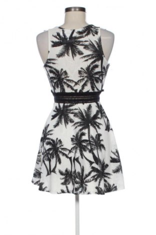 Рокля Charlotte Russe, Размер S, Цвят Многоцветен, Цена 20,00 €