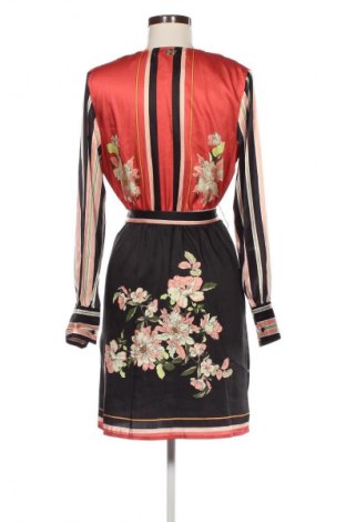 Рокля Chiara Forthi, Размер S, Цвят Многоцветен, Цена 42,01 €