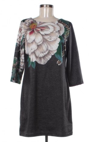 Рокля Desigual, Размер XL, Цвят Многоцветен, Цена 41,91 €