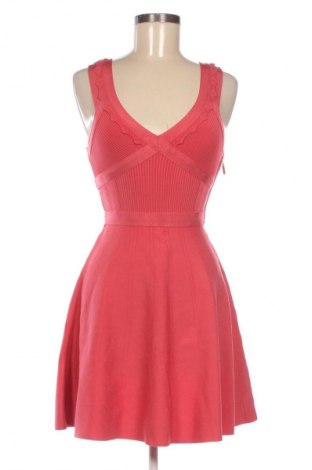 Φόρεμα Guess, Μέγεθος XS, Χρώμα Ρόζ , Τιμή 49,00 €