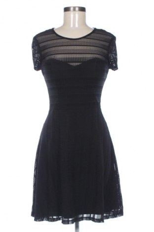 Ruha Guess, Méret S, Szín Fekete, Ár 20 281 Ft