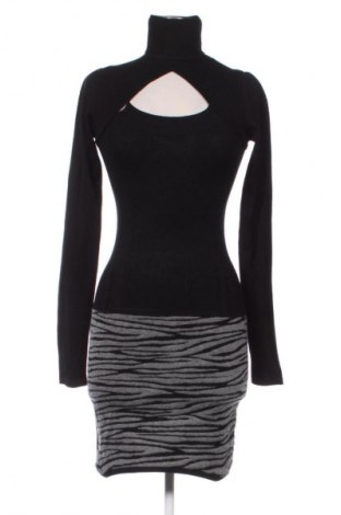 Рокля Guess By Marciano, Размер XS, Цвят Многоцветен, Цена 66,00 €