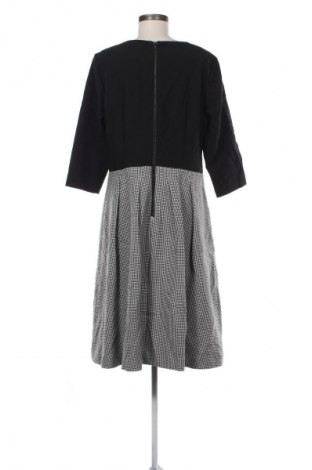 Рокля Madeleine, Размер M, Цвят Многоцветен, Цена 19,94 €