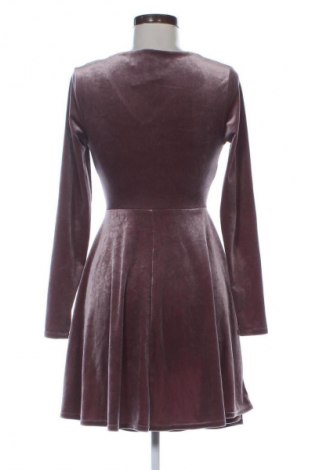Kleid New Look, Größe S, Farbe Aschrosa, Preis € 19,97