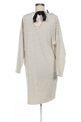 Kleid New Style, Größe L, Farbe Mehrfarbig, Preis 19,95 €