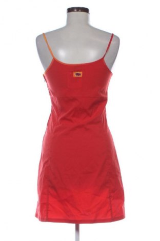 Ruha Nike, Méret M, Szín Piros, Ár 11 570 Ft