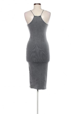 Kleid Pull&Bear, Größe M, Farbe Grau, Preis € 20,00