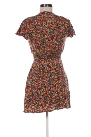 Kleid Pull&Bear, Größe M, Farbe Mehrfarbig, Preis 20,00 €