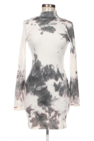 Kleid Reborn, Größe L, Farbe Mehrfarbig, Preis € 79,99