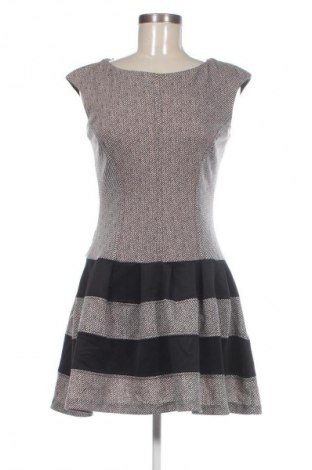 Kleid Rinascimento, Größe M, Farbe Mehrfarbig, Preis 26,99 €