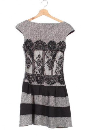 Kleid Rinascimento, Größe XS, Farbe Mehrfarbig, Preis 30,99 €