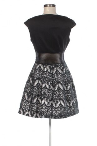 Kleid Rinascimento, Größe L, Farbe Mehrfarbig, Preis € 16,99