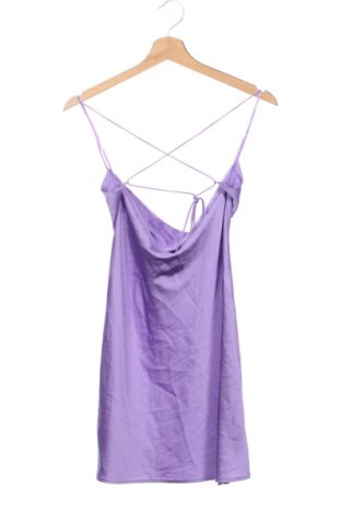 Kleid Stradivarius, Größe XS, Farbe Lila, Preis 19,94 €