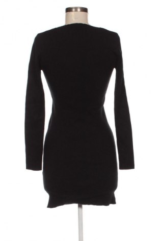 Kleid Stradivarius, Größe M, Farbe Schwarz, Preis € 19,95