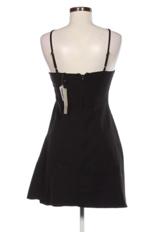 Рокля Trendyol, Размер XS, Цвят Черен, Цена 55,25 €