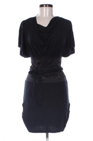 Рокля Triumph, Размер M, Цвят Черен, Цена 42,00 €