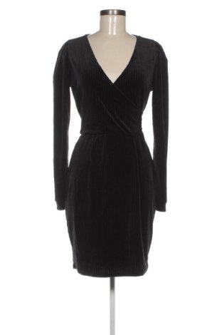 Рокля Vero Moda, Размер M, Цвят Черен, Цена 6,13 €