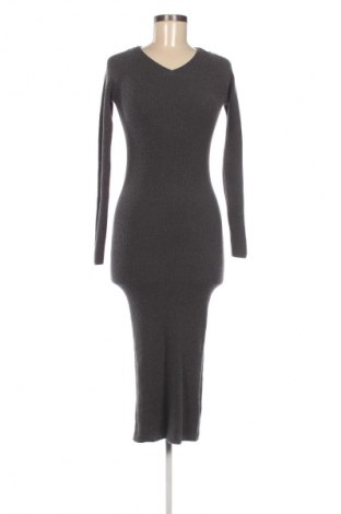 Kleid Zara, Größe XS, Farbe Grau, Preis € 17,00