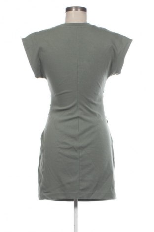 Kleid Zara, Größe L, Farbe Grün, Preis € 16,99