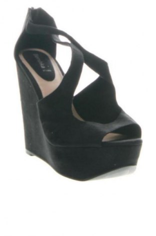 Sandály Bershka, Velikost 38, Barva Černá, Cena  589,00 Kč