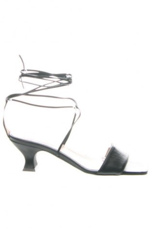 Sandály Madeleine, Velikost 38, Barva Černá, Cena  2 029,00 Kč