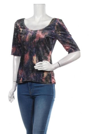 Дамска блуза Monki, Размер M, Цвят Многоцветен, 90% полиестер, 10% еластан, Цена 25,94 лв.