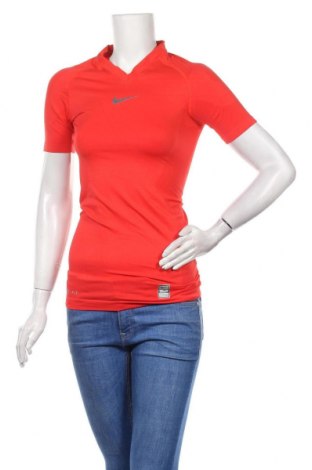Damski T-shirt Nike, Rozmiar M, Kolor Czerwony, 95% poliamid, 5% elastyna, Cena 81,00 zł