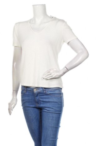 Дамска тениска Zara Trafaluc, Размер L, Цвят Бял, 66% модал, 30% лиосел, 4% еластан, Цена 27,00 лв.