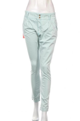 Дамски панталон Cipo & Baxx, Размер L, Цвят Син, 97% памук, 3% еластан, Цена 186,75 лв.