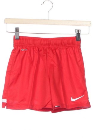 Детски къс панталон Nike, Размер 6-7y/ 122-128 см, Цвят Червен, Полиестер, Цена 29,50 лв.