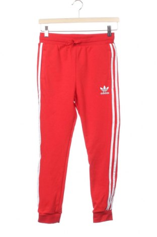 Детско спортно долнище Adidas Originals, Размер 10-11y/ 146-152 см, Цвят Червен, 70% памук, 30% полиестер, Цена 44,85 лв.