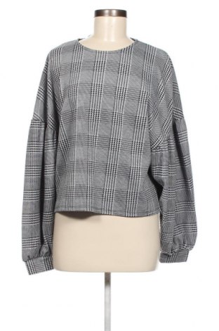 Damen Shirt Bershka, Größe M, Farbe Mehrfarbig, Preis 9,72 €